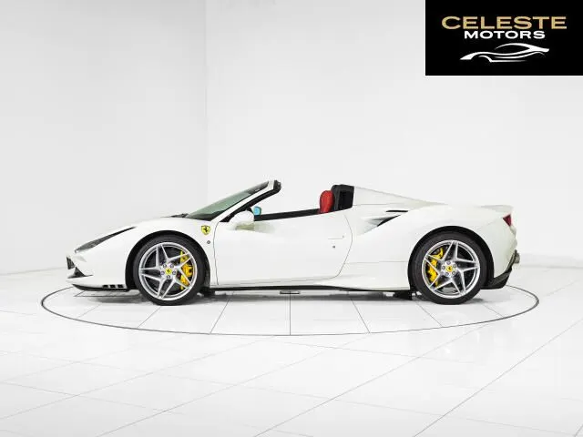 FERRARI F8 Spider 2022 — photo 4 sur 8
