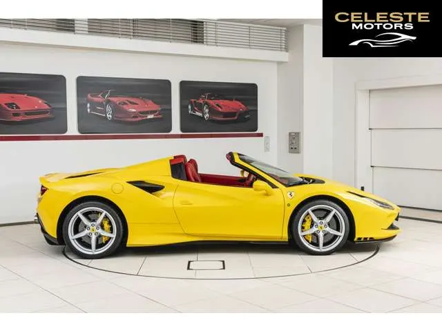 FERRARI F8 Spider 2020 — photo 5 sur 8