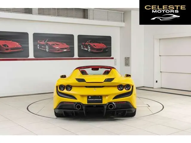 FERRARI F8 Spider 2020 — photo 7 sur 8