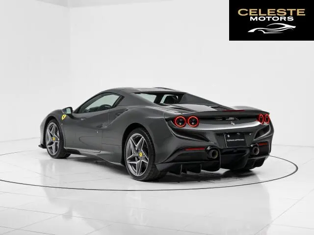 FERRARI F8 Spider 2021 — photo 6 sur 8