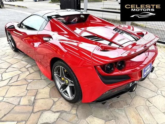FERRARI F8 Spider 2023 — photo 5 sur 8