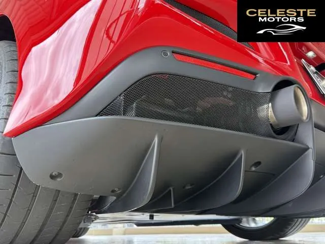 FERRARI F8 Tributo 2021 — photo 8 sur 8