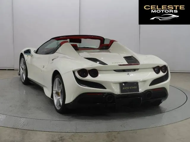 FERRARI F8 Spider 2021 — photo 8 sur 8