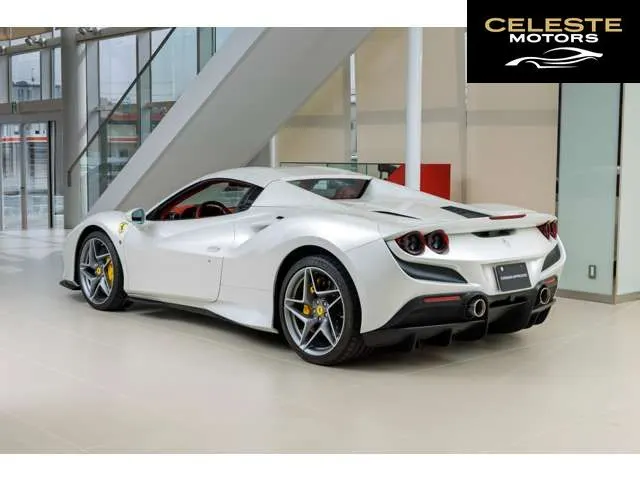 FERRARI F8 Spider 2022 — photo 6 sur 8
