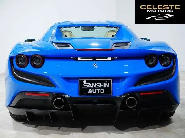 FERRARI F8 Spider 2023 — photo 6 sur 8