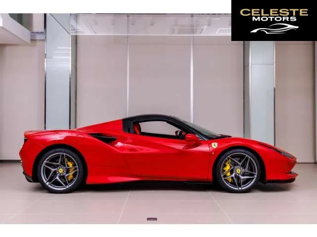 FERRARI F8 Spider 2022 — photo 4 sur 8