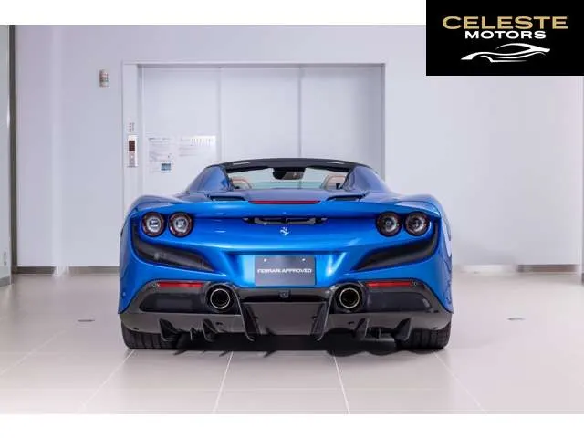 FERRARI F8 Spider 2021 — photo 6 sur 8