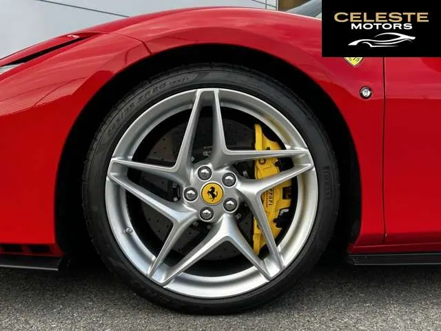 FERRARI F8 Tributo 2021 — photo 1 sur 8