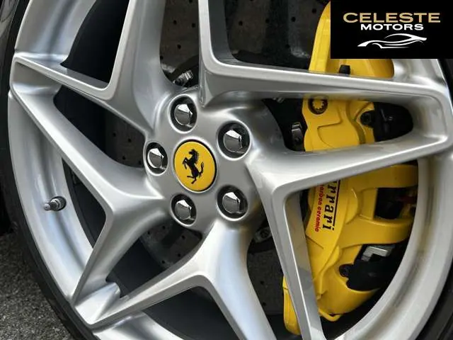 FERRARI F8 Tributo 2021 — photo 2 sur 8