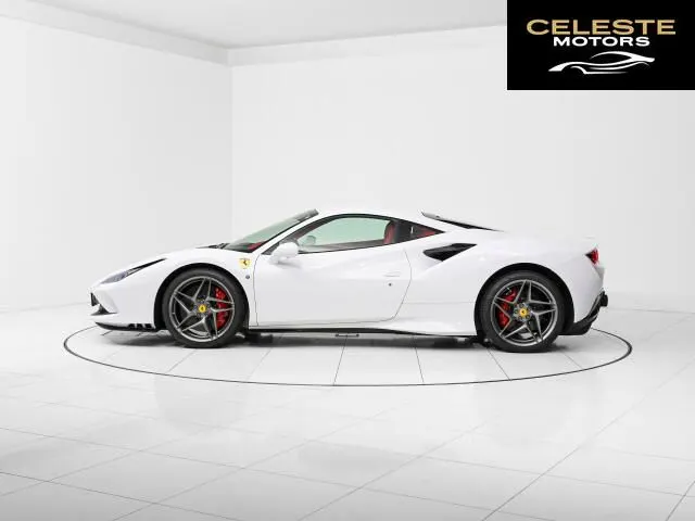 FERRARI F8 Tributo 2021 — photo 8 sur 8