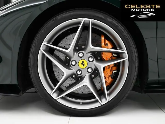 FERRARI F8 Spider 2021 — photo 5 sur 8