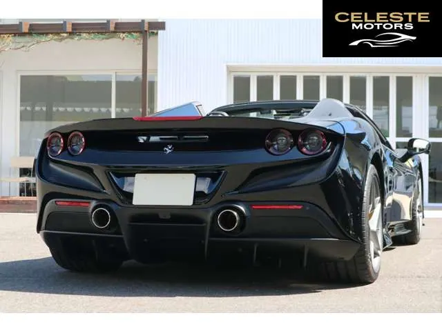 FERRARI F8 Spider 2021 — photo 5 sur 8