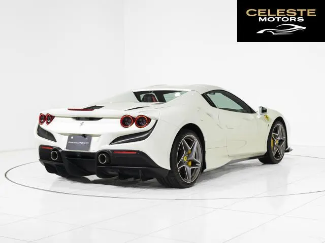 FERRARI F8 Spider 2022 — photo 7 sur 8