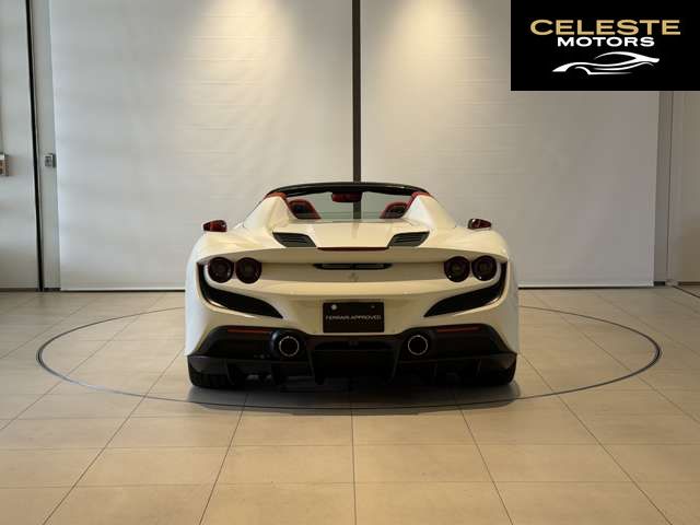 FERRARI F8 Spider 2022 — photo 4 sur 8