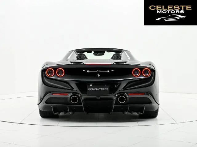 FERRARI F8 Spider 2021 — photo 2 sur 8