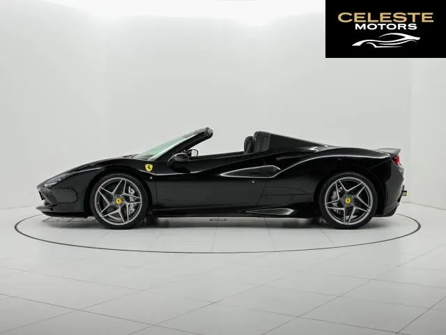 FERRARI F8 Spider 2021 — photo 4 sur 8