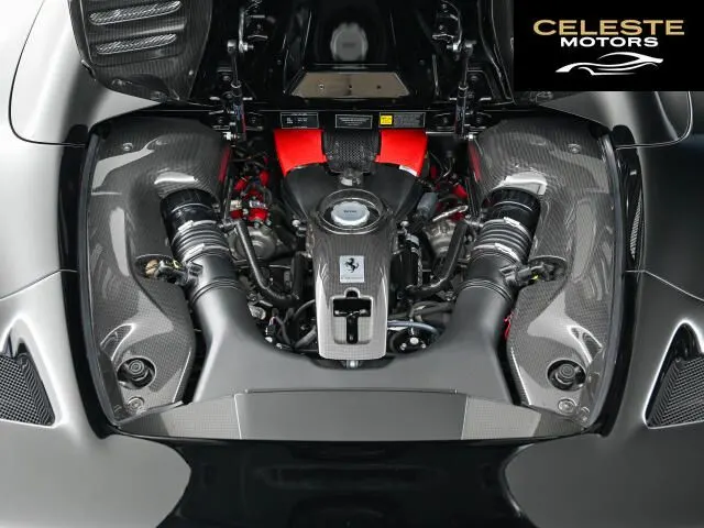 FERRARI F8 Spider 2021 — photo 6 sur 8