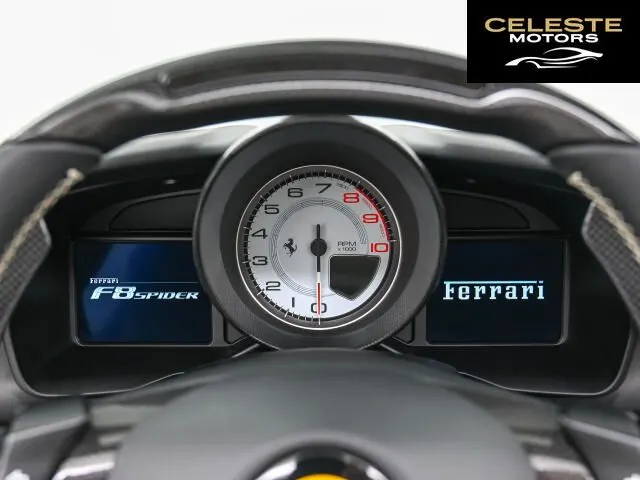 FERRARI F8 Spider 2021 — photo 8 sur 8