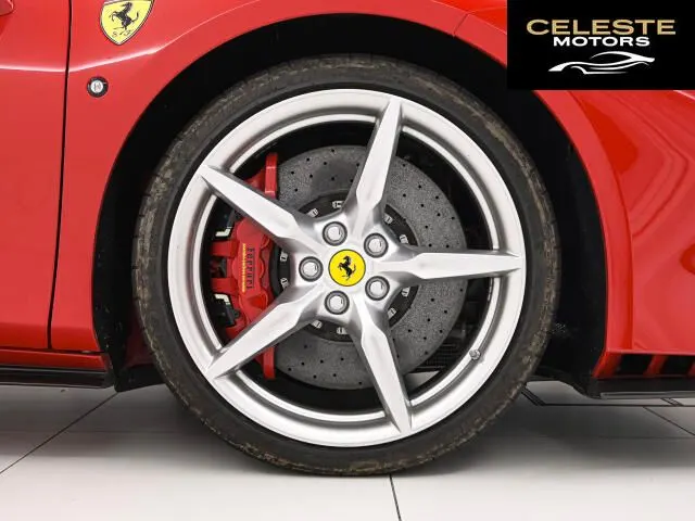 FERRARI F8 Spider 2021 — photo 5 sur 8