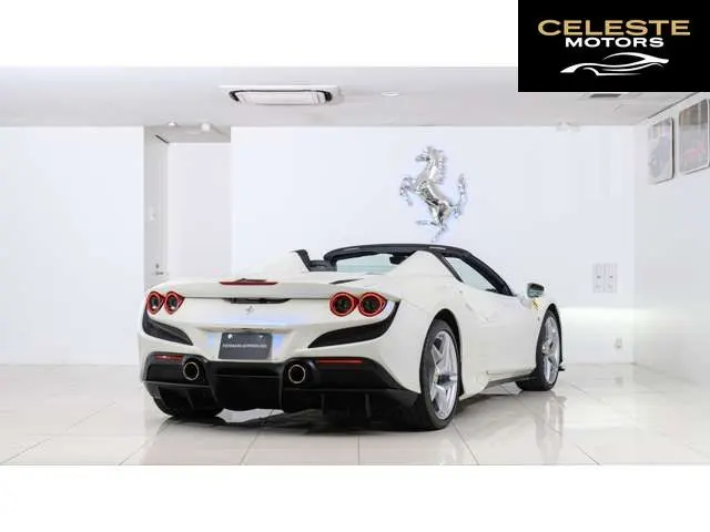 FERRARI F8 Spider 2021 — photo 2 sur 8