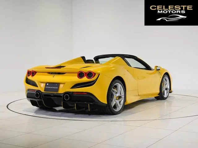 FERRARI F8 Spider 2022 — photo 4 sur 8