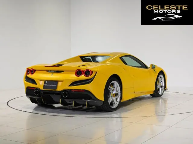 FERRARI F8 Spider 2022 — photo 5 sur 8