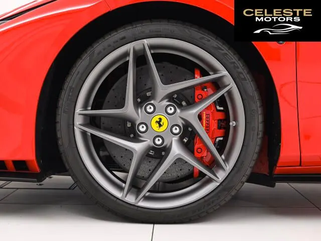 FERRARI F8 Tributo 2021 — photo 5 sur 8