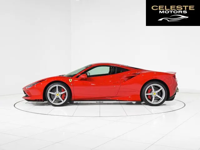 FERRARI F8 Tributo 2021 — photo 3 sur 8