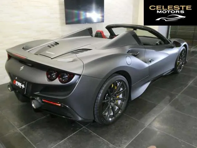 FERRARI F8 Spider 2022 — photo 1 sur 8
