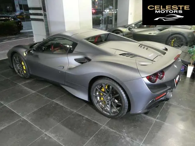 FERRARI F8 Spider 2022 — photo 3 sur 8