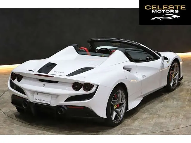 FERRARI F8 Spider 2021 — photo 5 sur 8