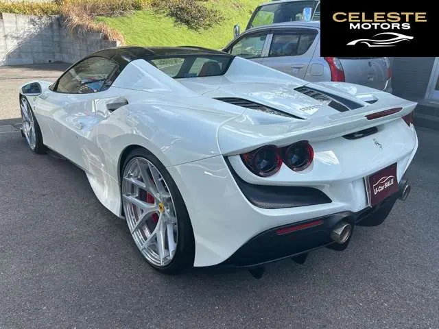 FERRARI F8 Spider 2022 — photo 2 sur 8