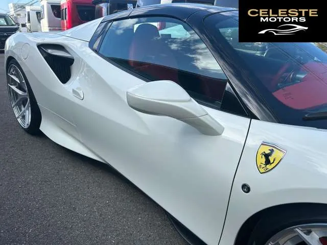 FERRARI F8 Spider 2022 — photo 7 sur 8