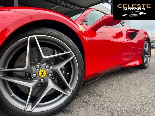 FERRARI F8 Tributo 2021 — photo 7 sur 8