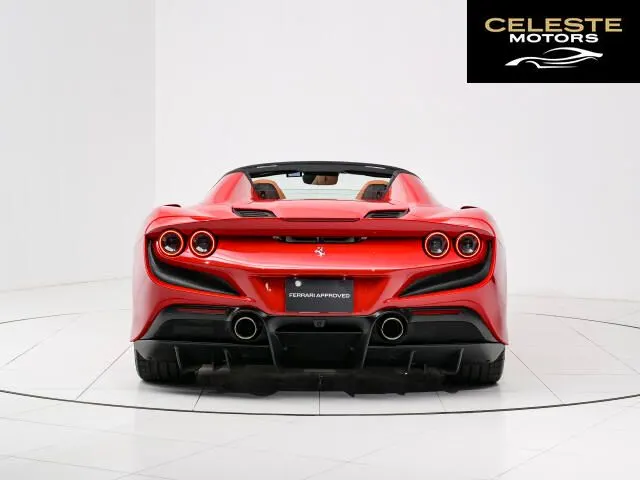 FERRARI F8 Spider 2022 — photo 2 sur 8