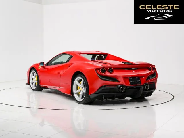 FERRARI F8 Spider 2022 — photo 6 sur 8