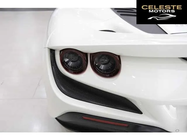 FERRARI F8 Spider 2022 — photo 7 sur 8