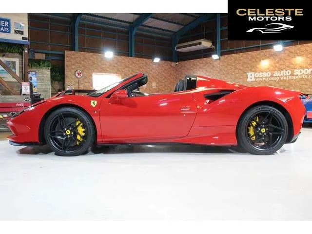 FERRARI F8 Spider 2022 — photo 1 sur 8