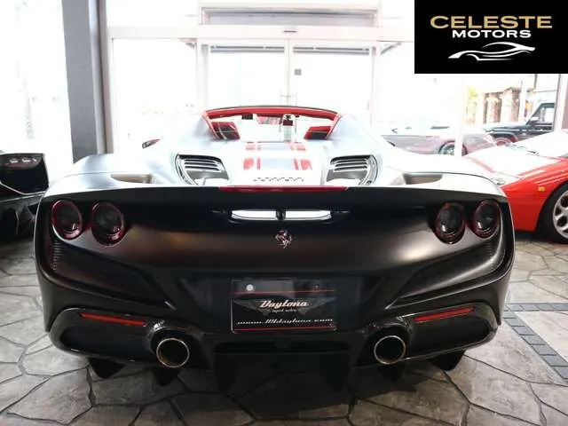 FERRARI F8 Spider 2022 — photo 2 sur 8