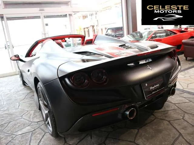 FERRARI F8 Spider 2022 — photo 4 sur 8