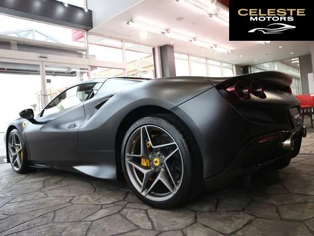 FERRARI F8 Spider 2022 — photo 7 sur 8