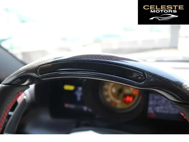 FERRARI F8 Tributo 2021 — photo 8 sur 8