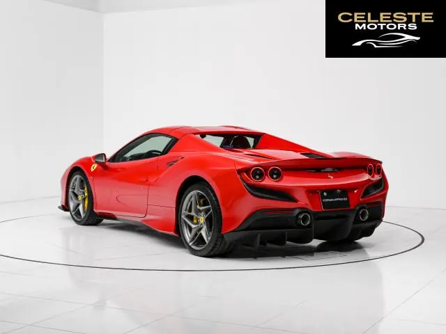 FERRARI F8 Spider 2022 — photo 6 sur 8