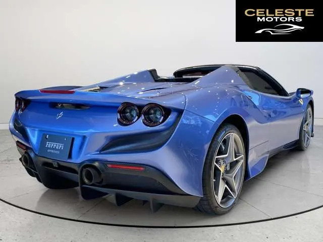 FERRARI F8 Spider 2021 — photo 2 sur 8