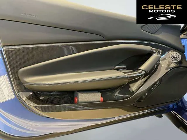 FERRARI F8 Spider 2021 — photo 4 sur 8