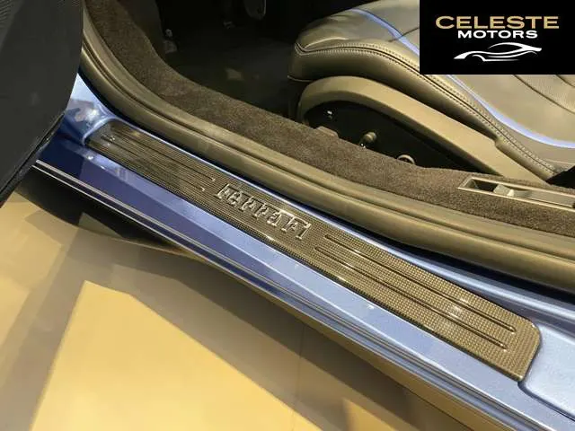 FERRARI F8 Spider 2021 — photo 5 sur 8