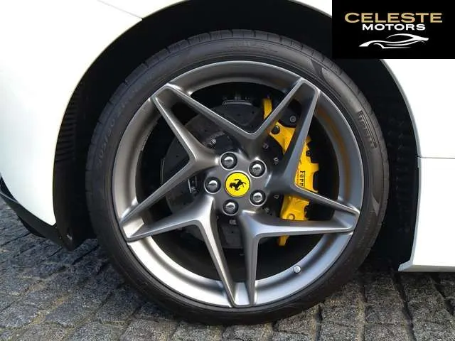 FERRARI F8 Tributo 2022 — photo 7 sur 8