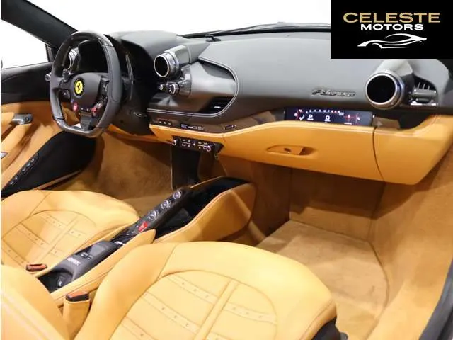 FERRARI F8 Spider 2023 — photo 2 sur 8