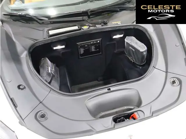 FERRARI F8 Spider 2023 — photo 6 sur 8