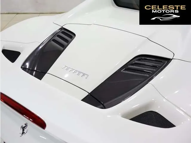 FERRARI F8 Spider 2023 — photo 7 sur 8